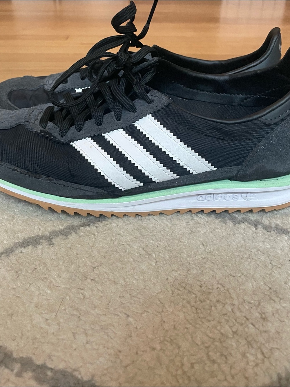 SL 72s adidas Black Sneakers with White Stripes and Mint Trim. GUC